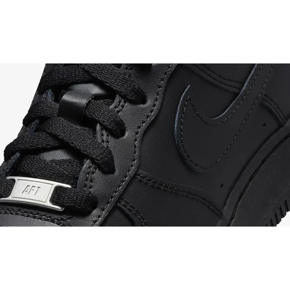 Black Air Force 1 Low
